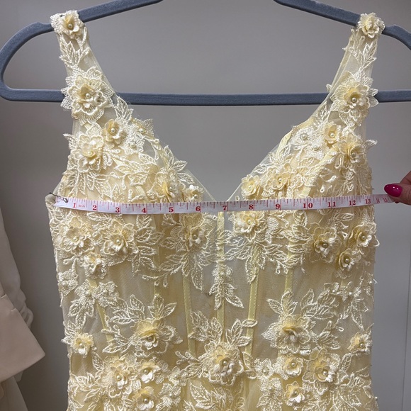 Prom or Special Occasions Elegant Yellow Floral Dress - petite XS or girls 12+ - Picture 1 of 10